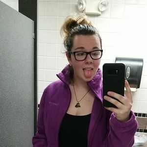 Meet your Posher, Casey